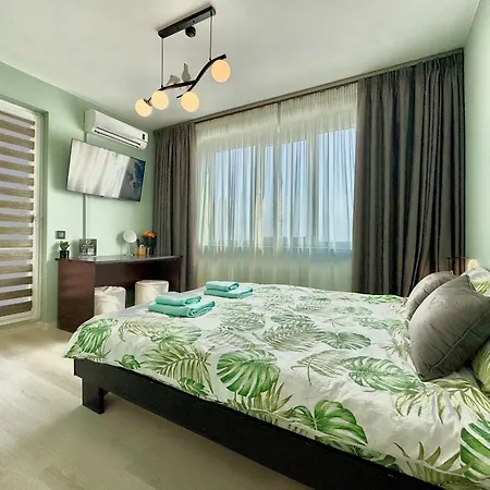 Apartment Seasky Smarthome Penthouse For 6 Guests With Private Parking 5 Minutes аway From And Centre Burgas