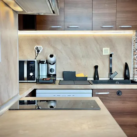 Daire Seasky Smarthome Penthouse For 6 Guests With Private Parking 5 Minutes аway From And Centre *